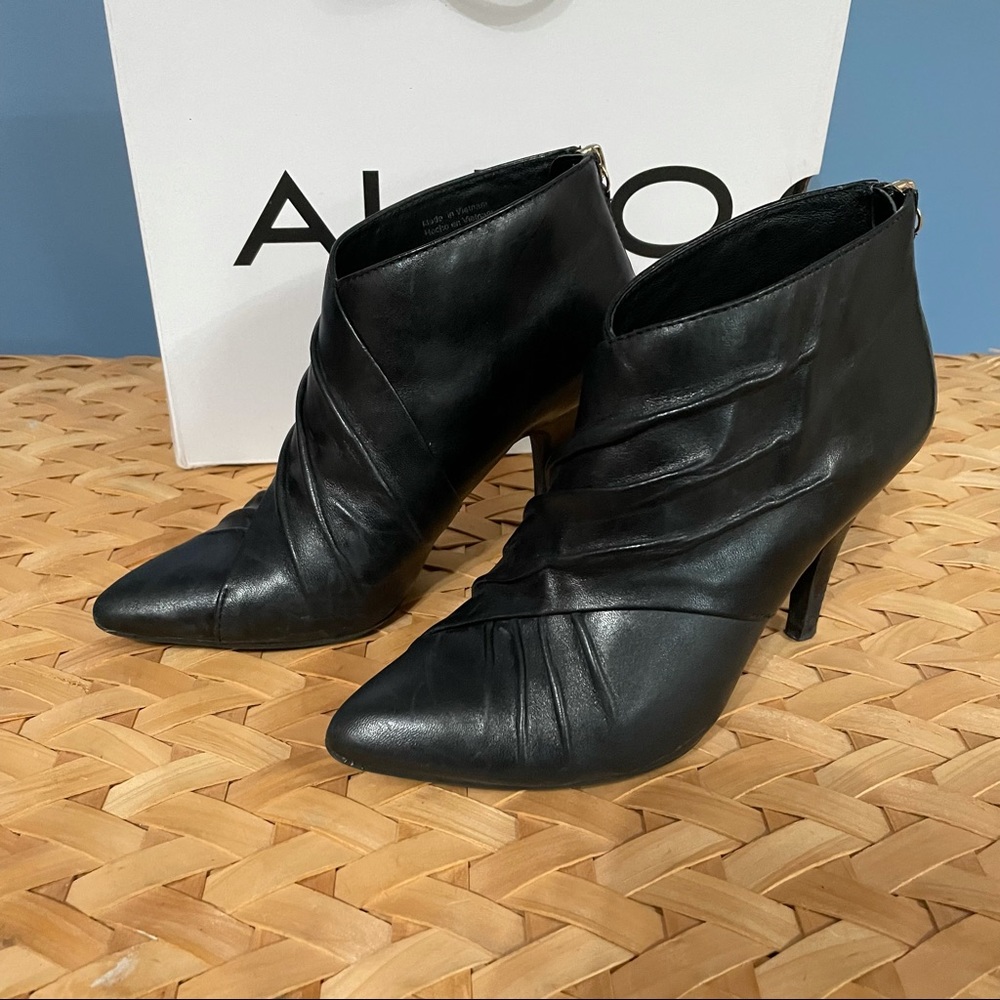GUC Aldo booties